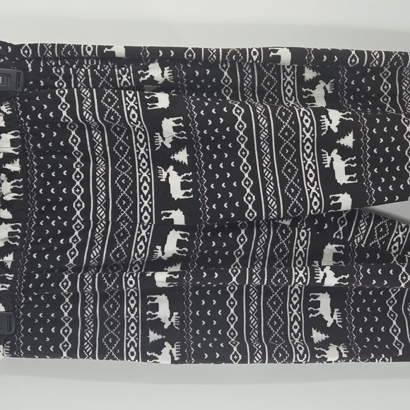 Cuddl Duds Black and White Velour Pajamas - Picture 10 of 16